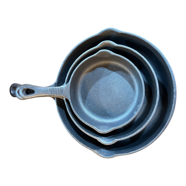 Set of 3 Cast Iron Skillet Trio Brand New