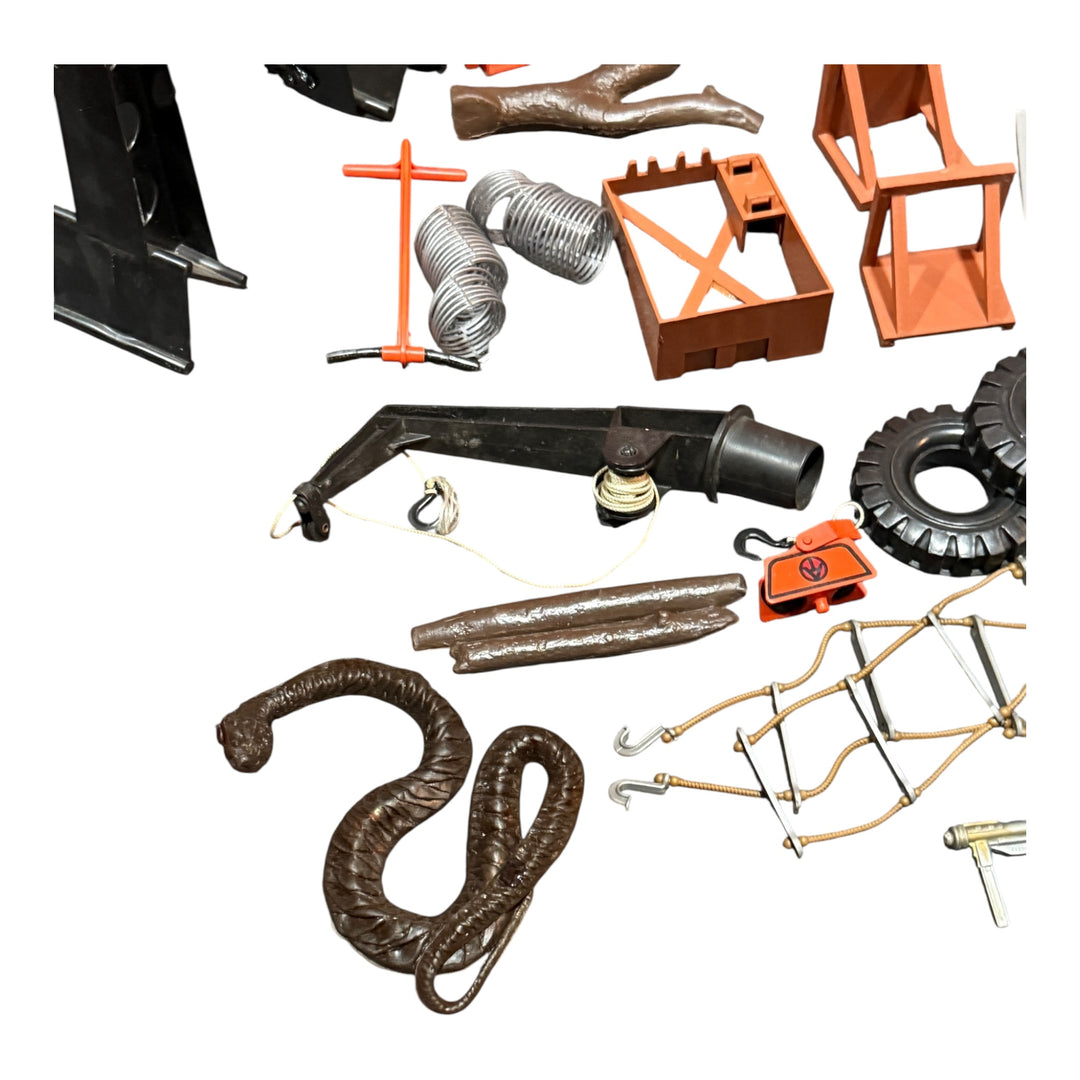 Vintage 1974 Hasbro GI JOE Adventure Team Training Center Set