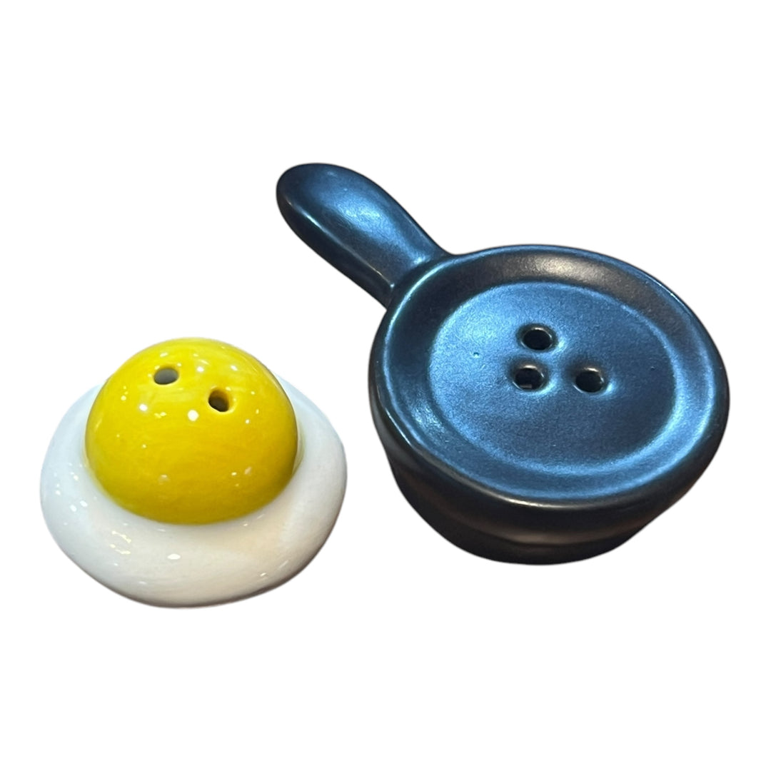 Salt & Pepper Shakers - Egg and Frying Pan