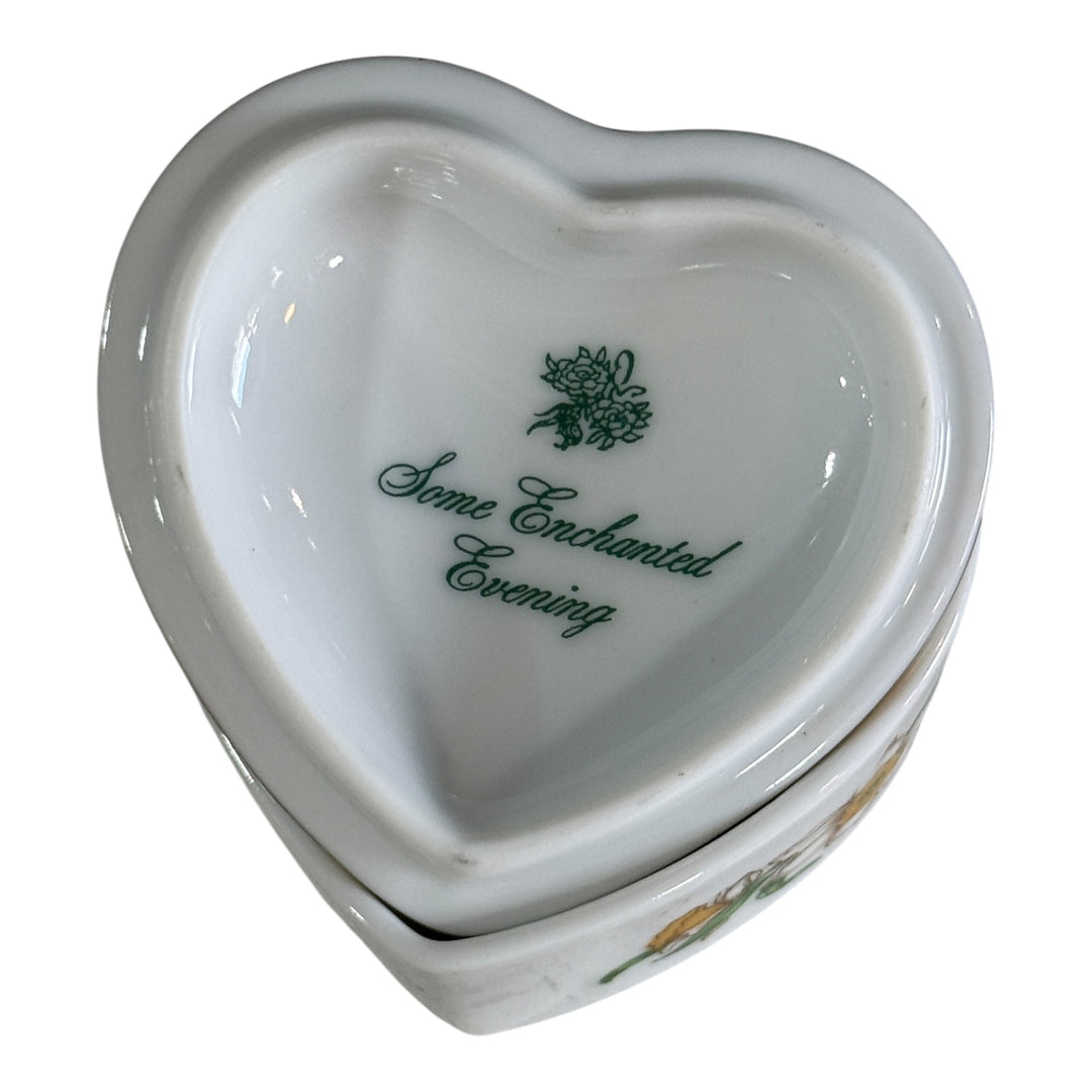 Porcelain 1990 Heritage House Limited Music Box Gail Magram Some Enchanged Evening