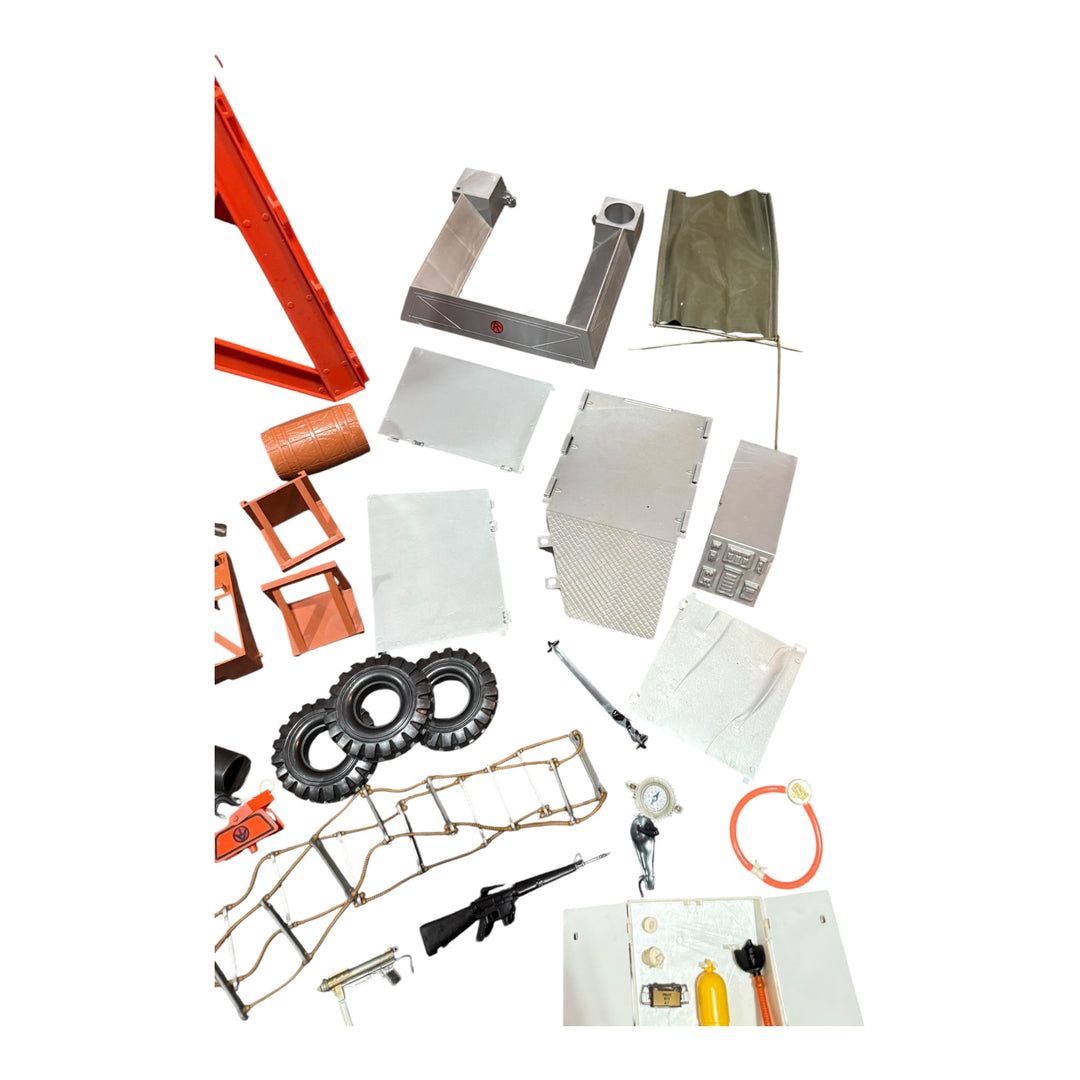 Vintage 1974 Hasbro GI JOE Adventure Team Training Center Set