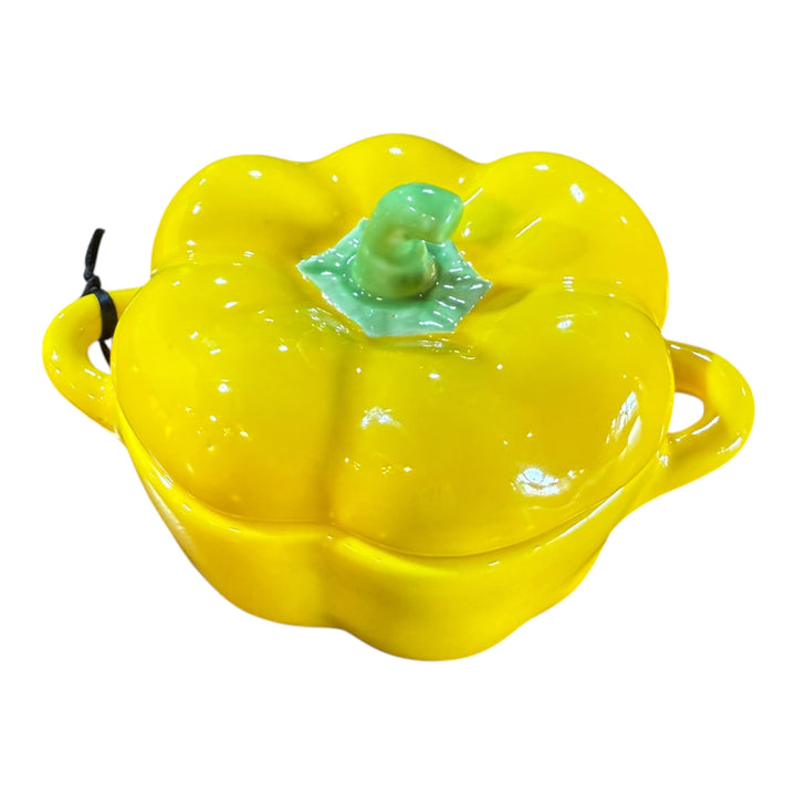 Yellow Pepper Covered Dish / Small Casserole