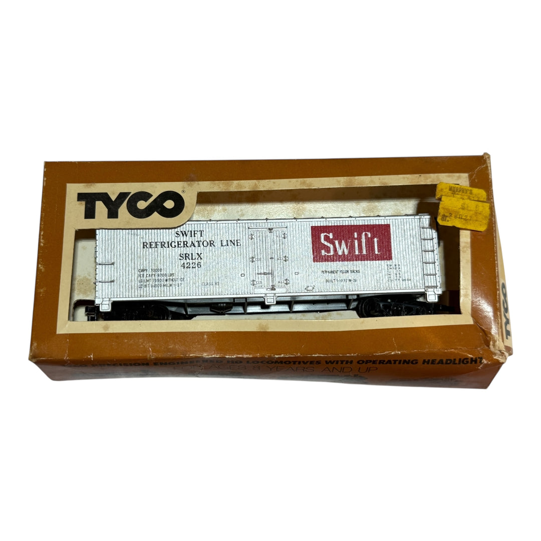 Trains - Reefer Car 40 Foot Swift 329A