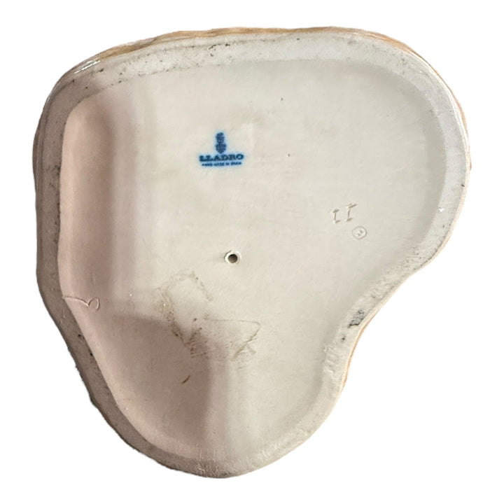 Lladro 2096 "Nosy Puppy" or "Kitchen Maid with Dog"