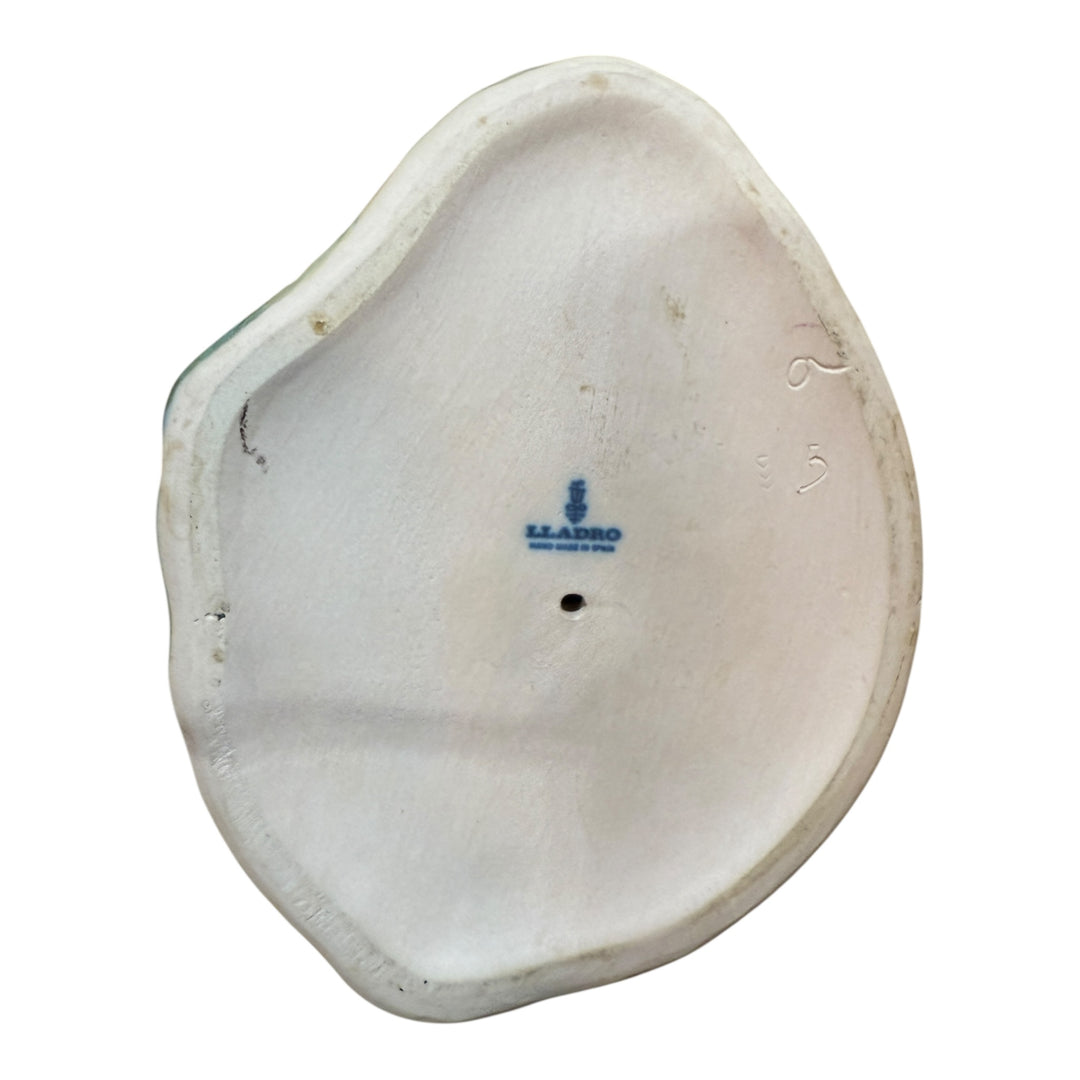 Lladro Rosita #2085 Figurine