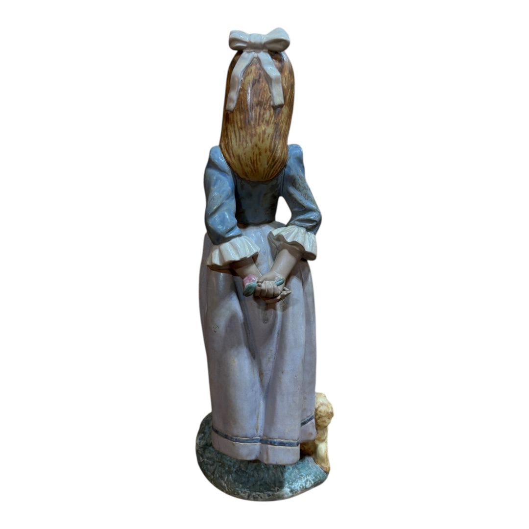 Lladro Rosita #2085 Figurine