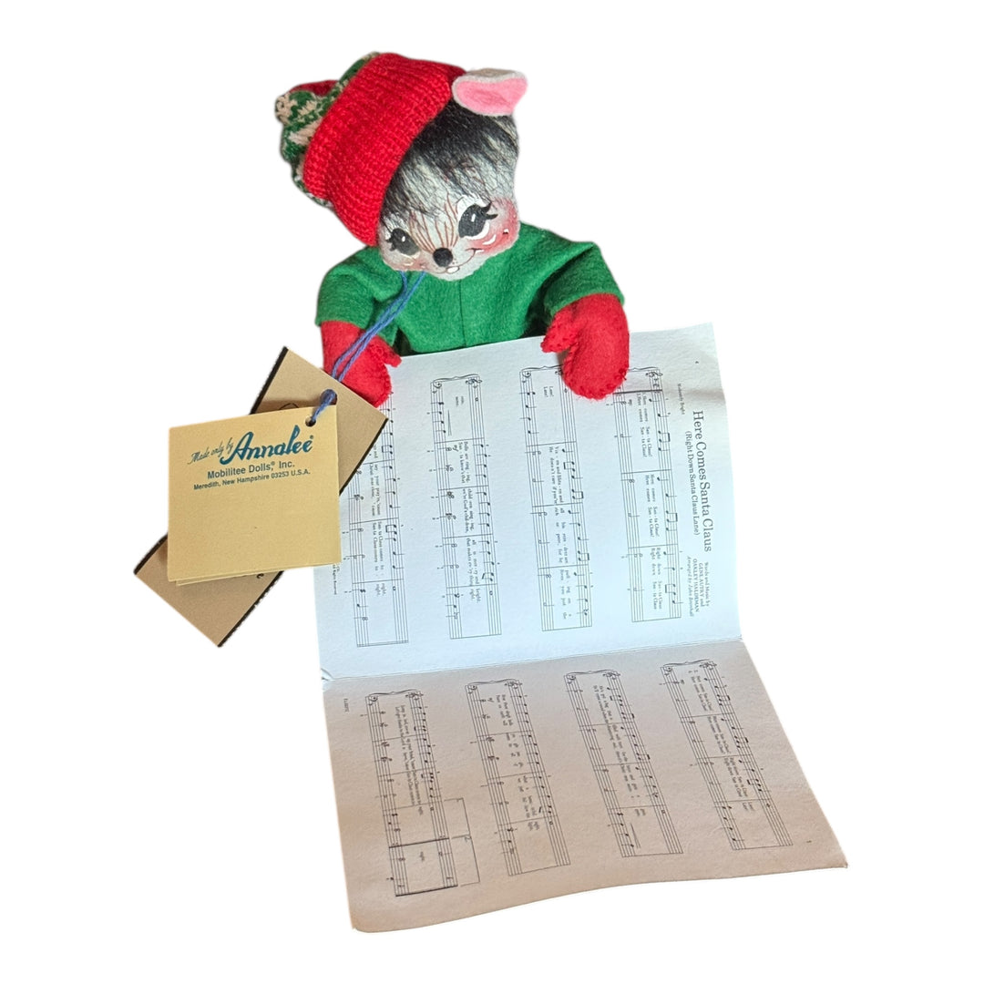 Annalee - Caroling Mouse