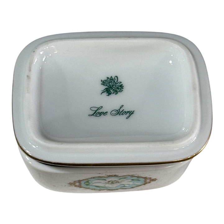 Porcelain 1990 Heritage House Limited Music Box Gail Magram Love Story