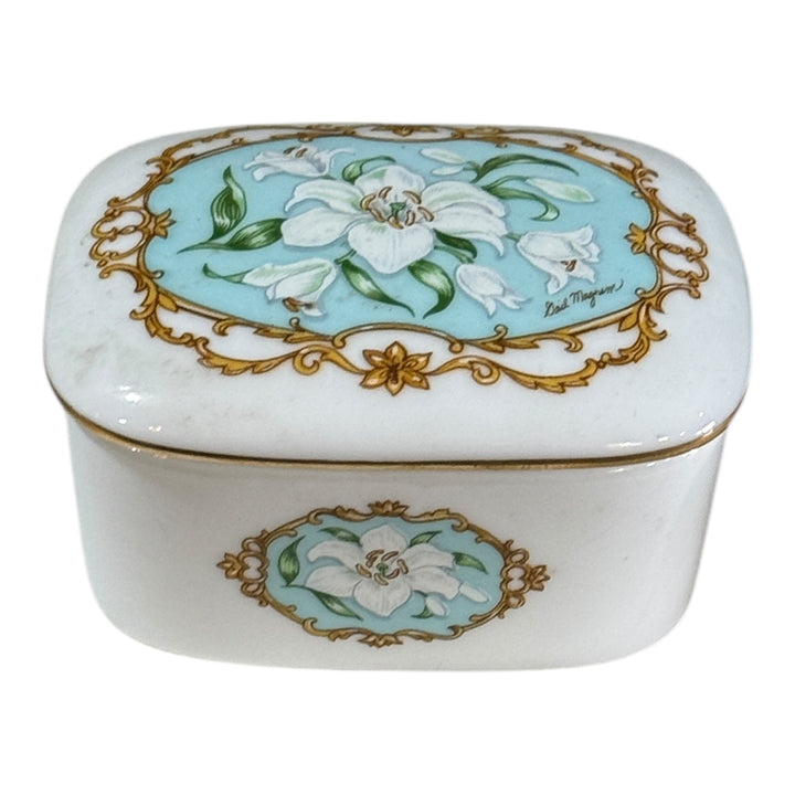 Porcelain 1990 Heritage House Limited Music Box Gail Magram Love Story