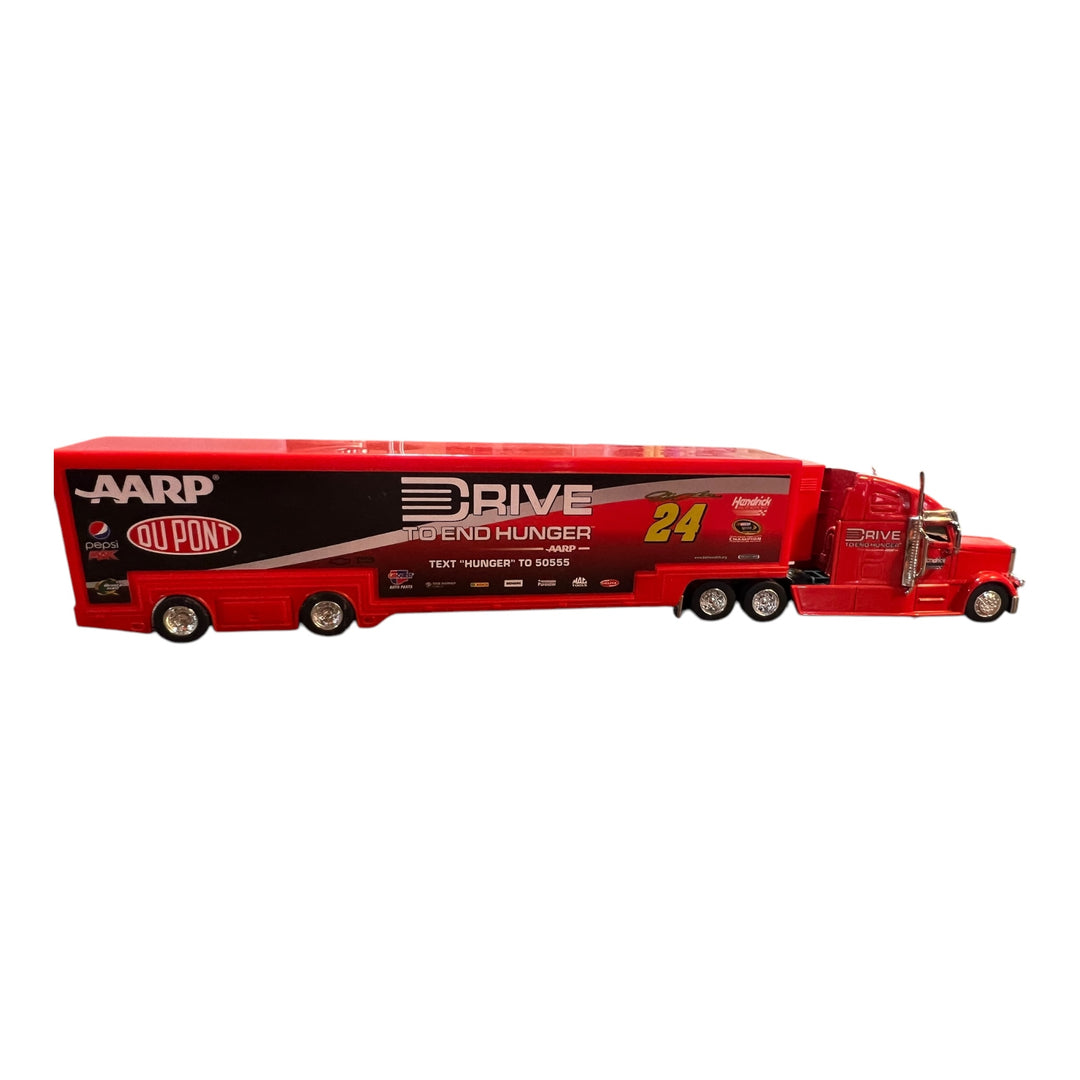 Nascar 1:64th Scale Collector Hauler - Drive to End Hunger #24