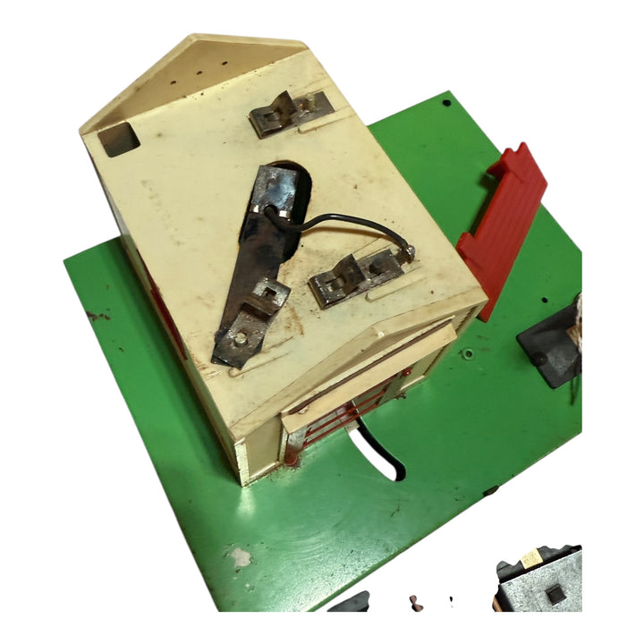 Trains -Vintage Lionel-Electric Trains-No.145-“Automatic Gateman”