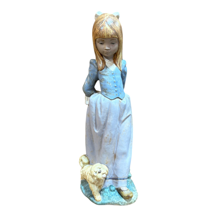 Lladro Rosita #2085 Figurine