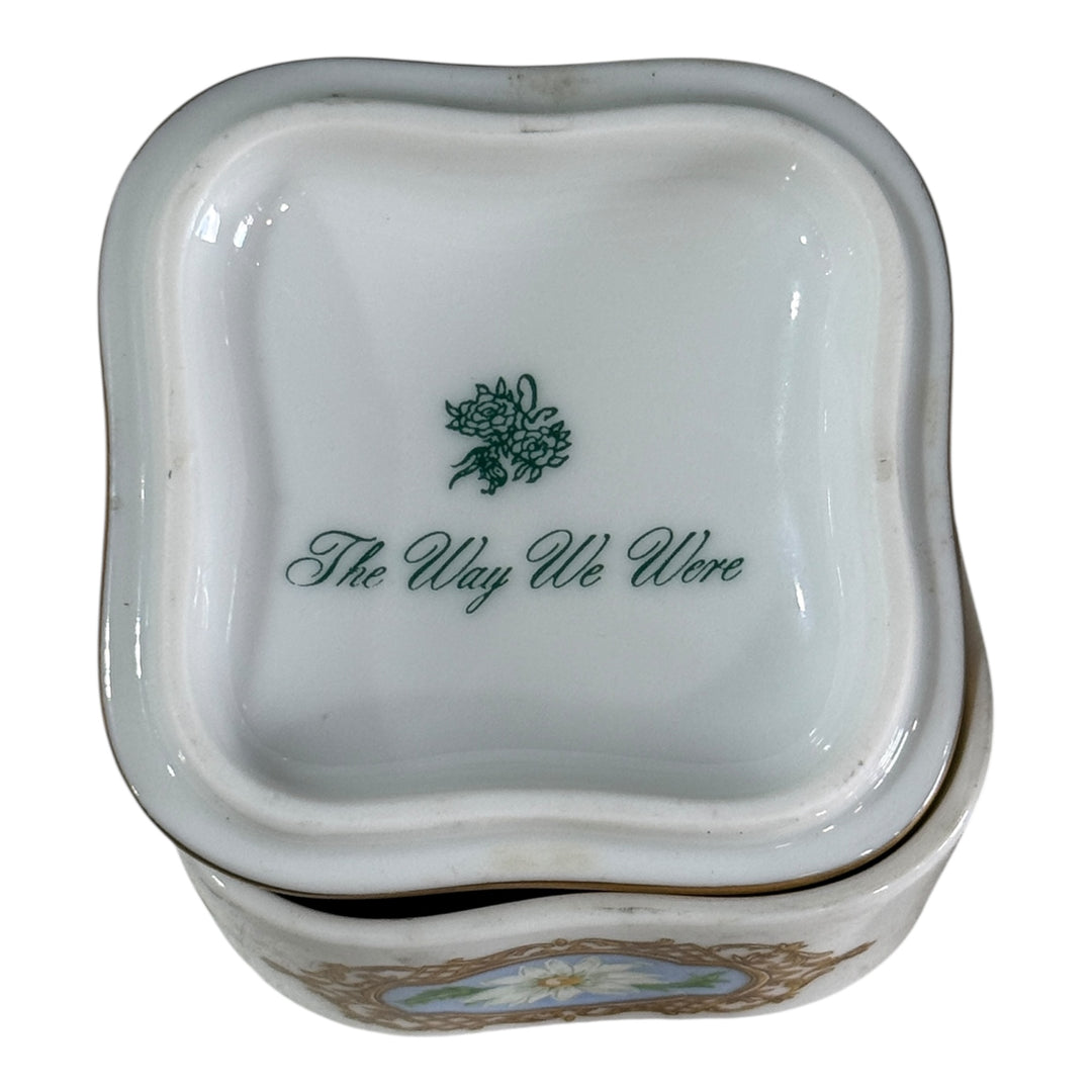 Porcelain 1990 Heritage House Limited Music Box Gail Magram The Way We Were