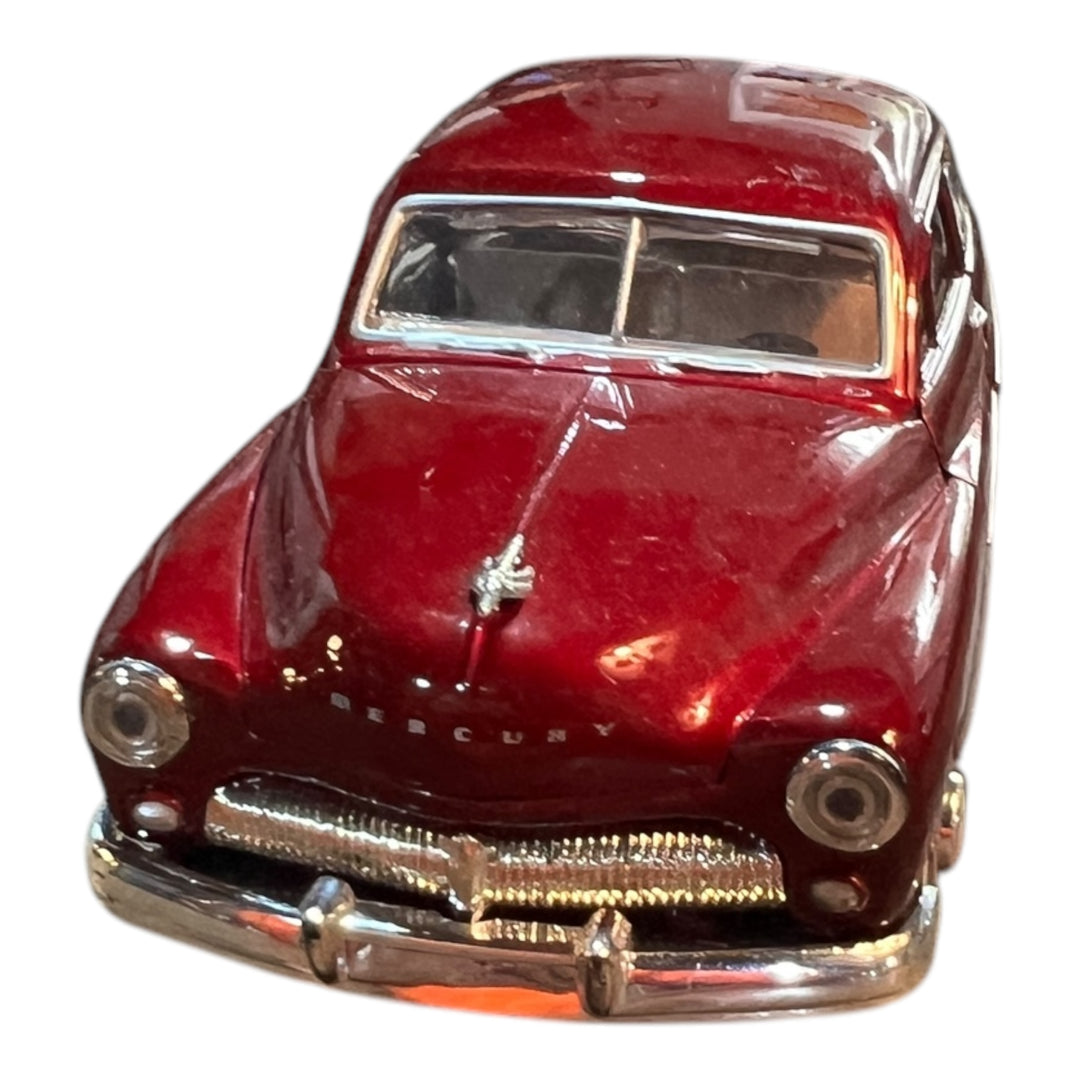 MotorMax 1949 Mercury Coupe Red Model Car Diecast 1:24 Scale