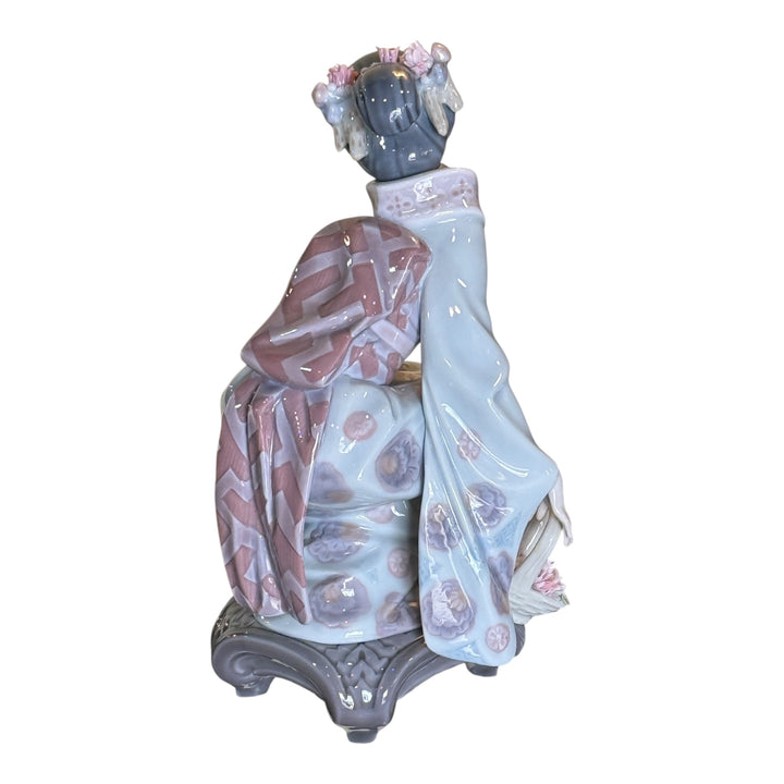 Lladro #1448 Spain Porcelain Figurine "Yuki" Japanese Geisha Girl Flower Basket