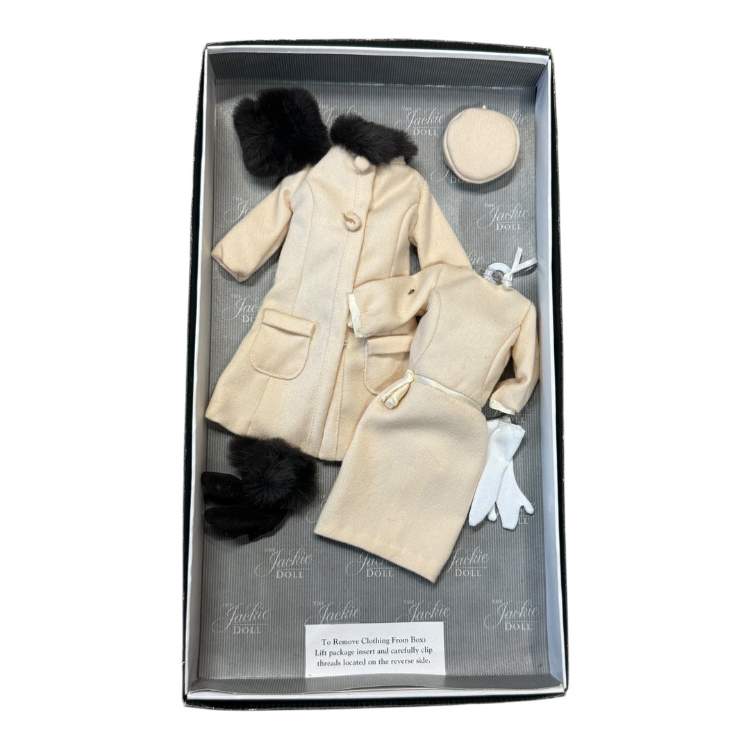 Dolls -  The Jackie Doll Accessories by Franklin Mint Inauguration Day Sable Trimmed Coat Ensemble