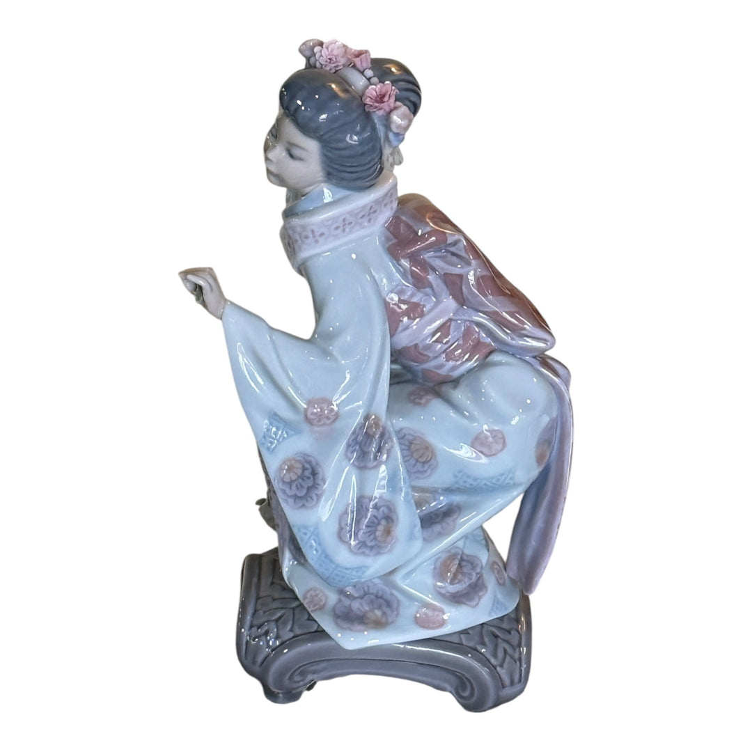 Lladro #1448 Spain Porcelain Figurine "Yuki" Japanese Geisha Girl Flower Basket