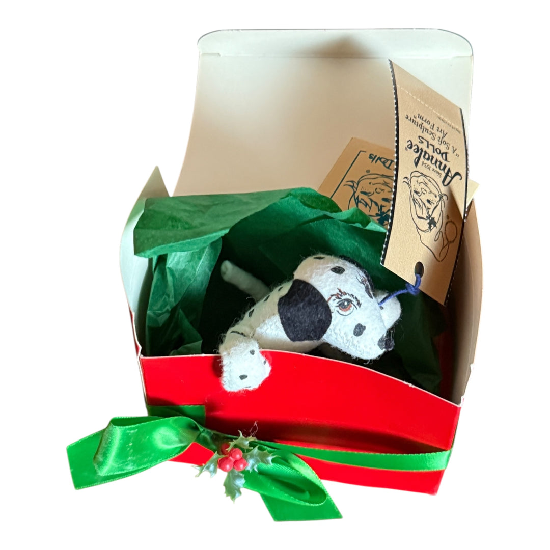 Annalee - Puppy Present