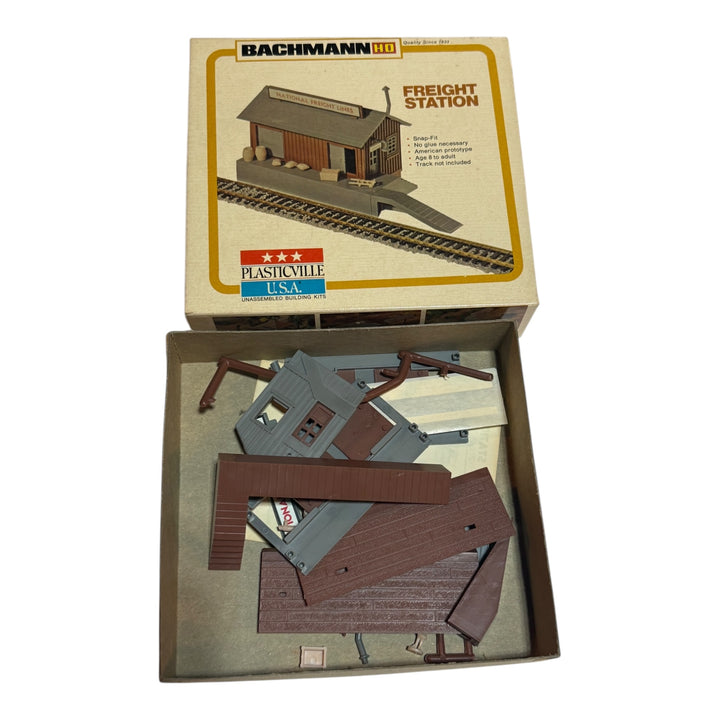 Trains - Vintage Bachmann Plasticville HO Scale 2610 Freight Station