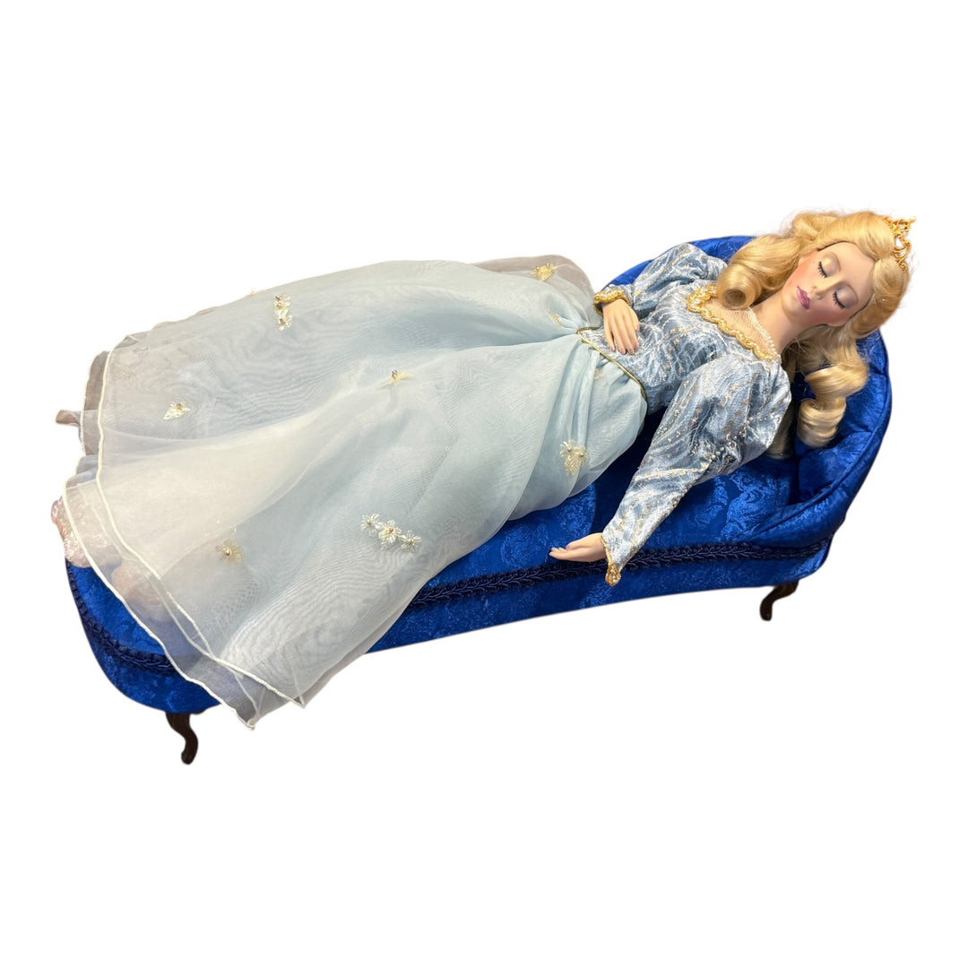 Dolls -  Franklin Mint " Sleeping Beauty " Doll With & Bed