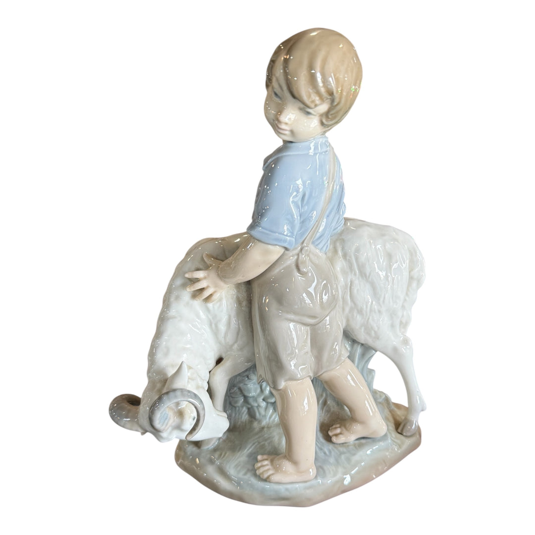 Lladro Nao "I&