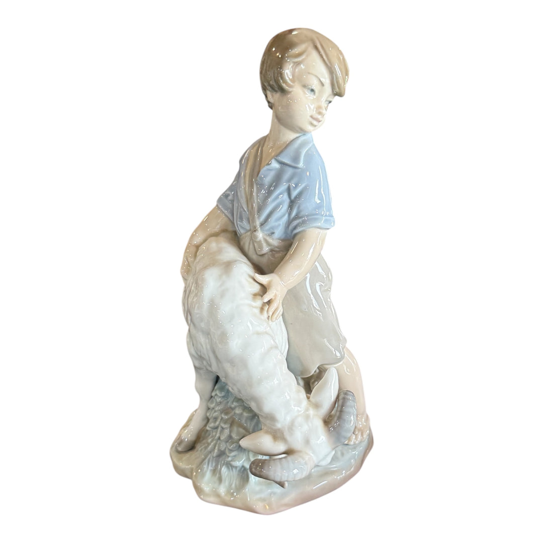 Lladro Nao "I&