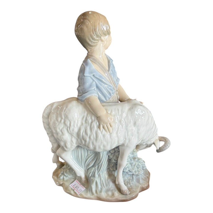 Lladro Nao "I&