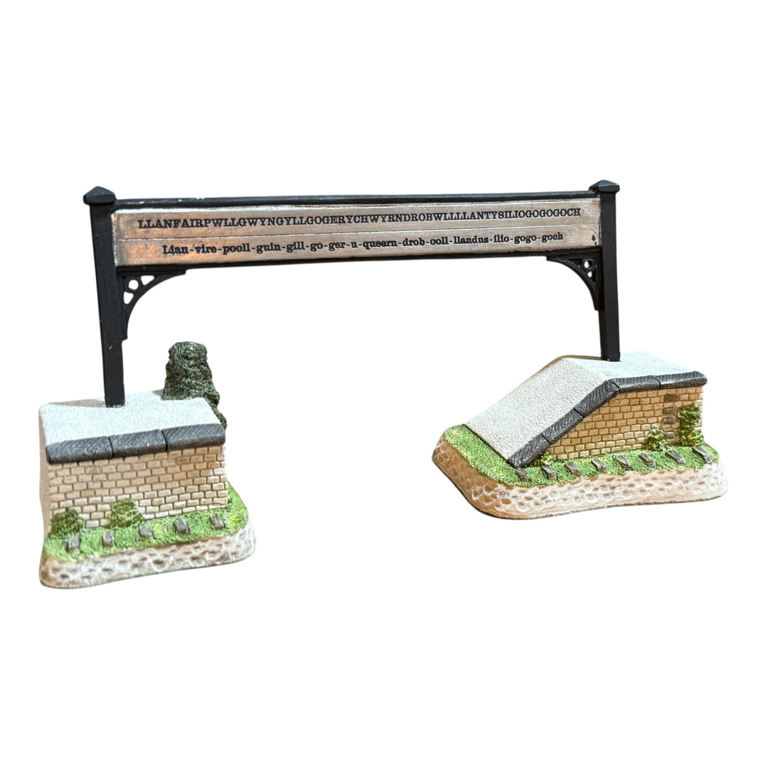 David Winter Cottages - A Bit of Nonsense Sign 1993