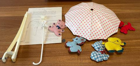 Vintage 1971 Dolly Toy Animal Shower Baby Crib Mobile