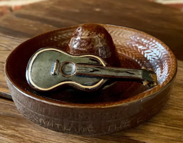 Kenmar Japan "South of the Border" Souvenir Ashtray