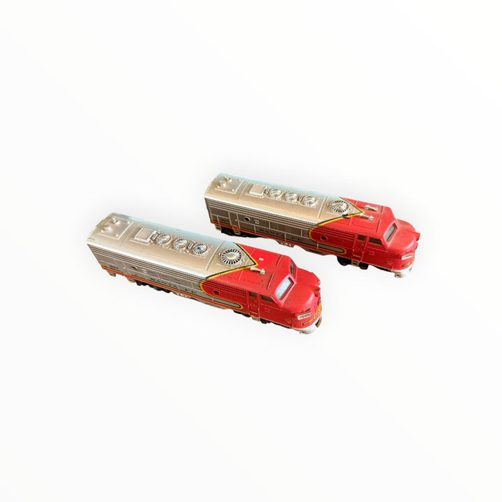 Trains - HO Scale Bachmann Santa Fe EMD F7 Diesel Locomotive Set