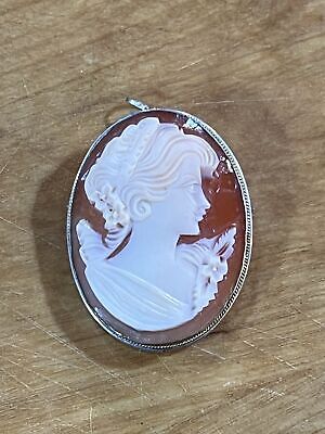 Vintage Signed Cameo Brooch / Pendant